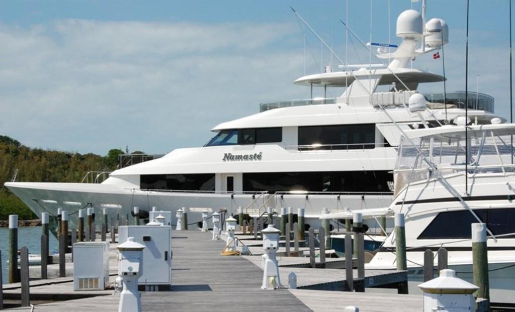Bluff House Beach Resort & Marina Green Turtle Cay Buitenkant foto
